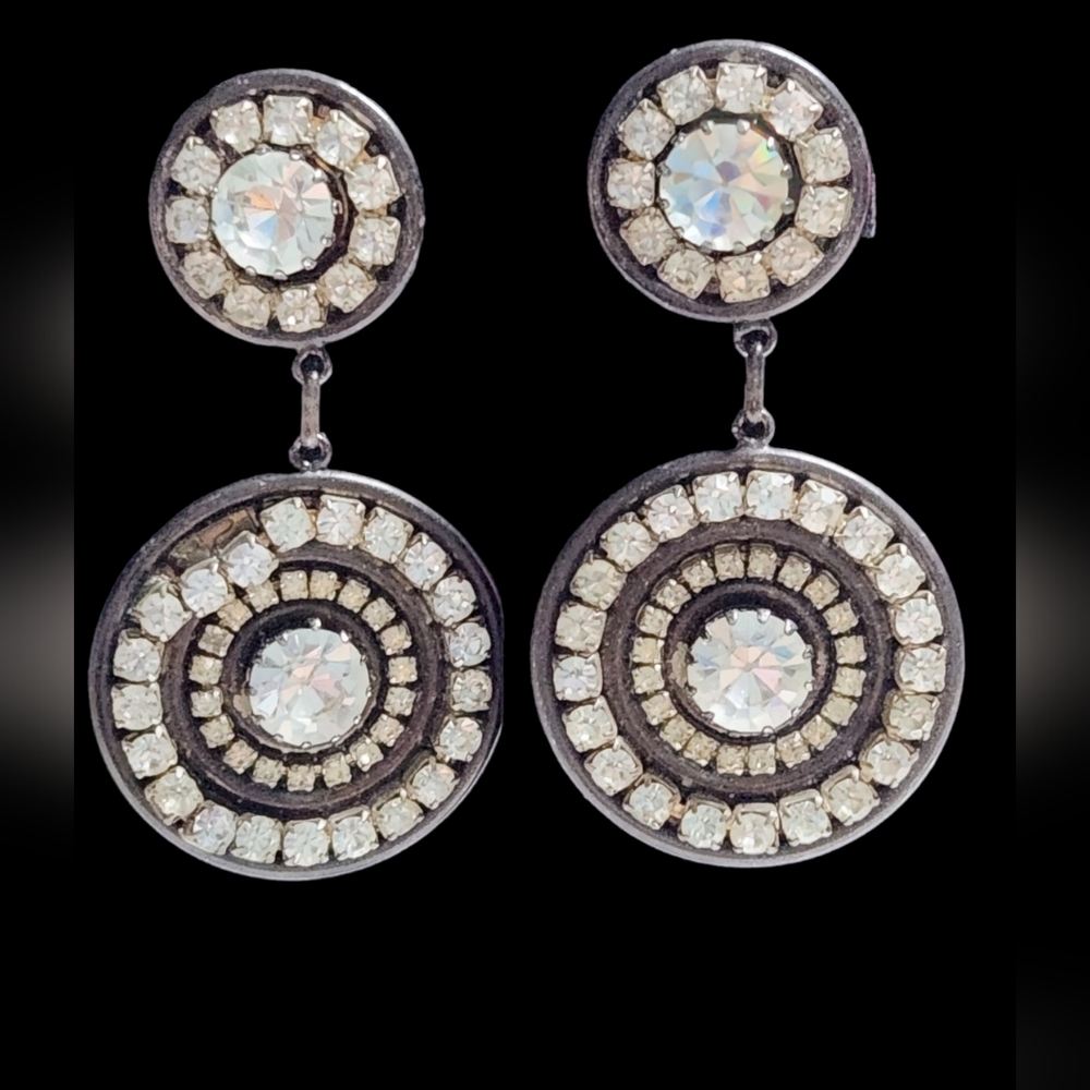 Vintage black and glass metal underneath, earrings! Very pretty!